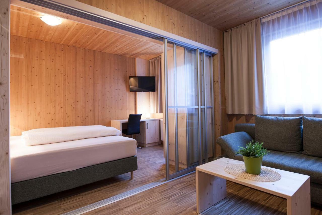 Hotel Tia Smart Natur カウナータール エクステリア 写真